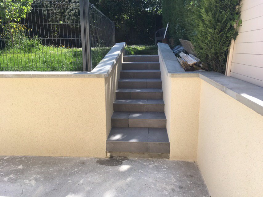 Création d'un escalier extérieur en maçonnerie - AVO Rénovation