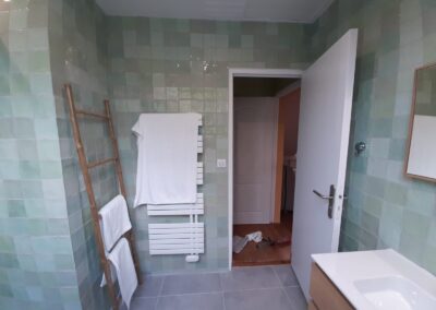 AVO Rénovation - rénovation complète de salle de bain étage au plessis macé - plomberie et dépannage - 1