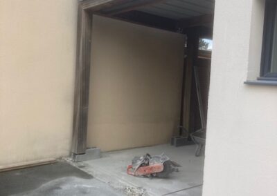 AVO Rénovation - isolation d un garage aux Ponts de cé - maçonnerie surbots - menuiserie porte fenêtre bardage