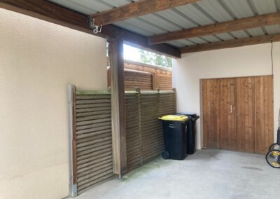 AVO Rénovation - isolation d un garage aux Ponts de cé - maçonnerie surbots - menuiserie porte fenêtre bardage