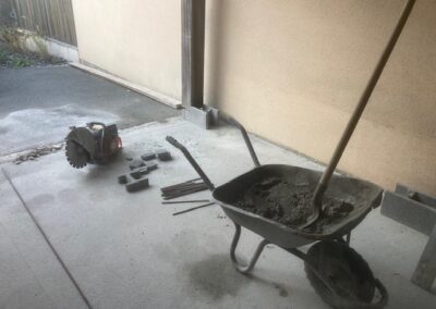 AVO Rénovation - isolation d un garage aux Ponts de cé - maçonnerie surbots - menuiserie porte fenêtre bardage