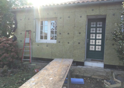 AVO Rénovation - isolation-par-exterieur-bardage-bois-brule-menuiserie-meo-kline-49 - 1
